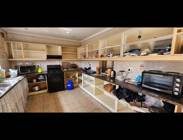 4 BEDROOM HOUSE FOR SALE IN CRAIGIEBURN
